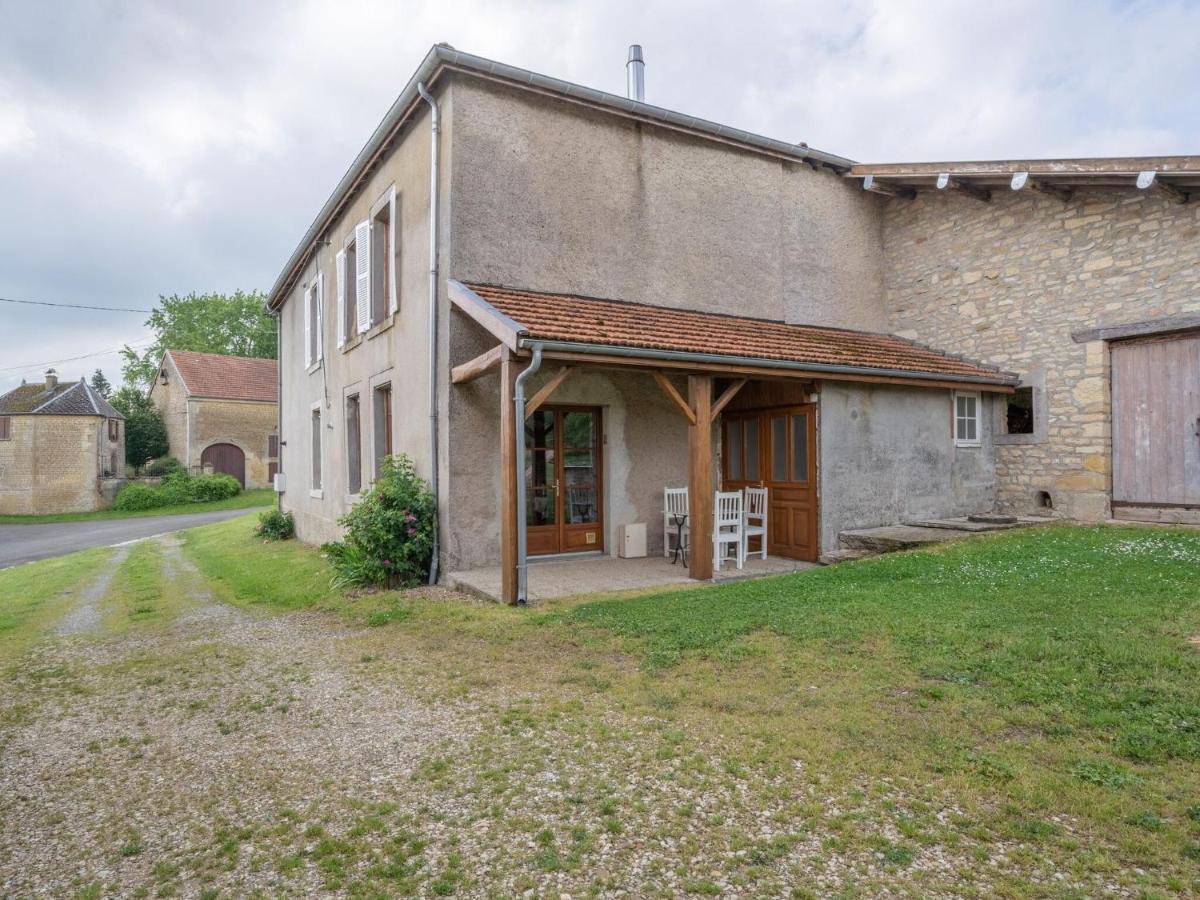 Vintage Holiday Home With Private Garden Nouart Esterno foto