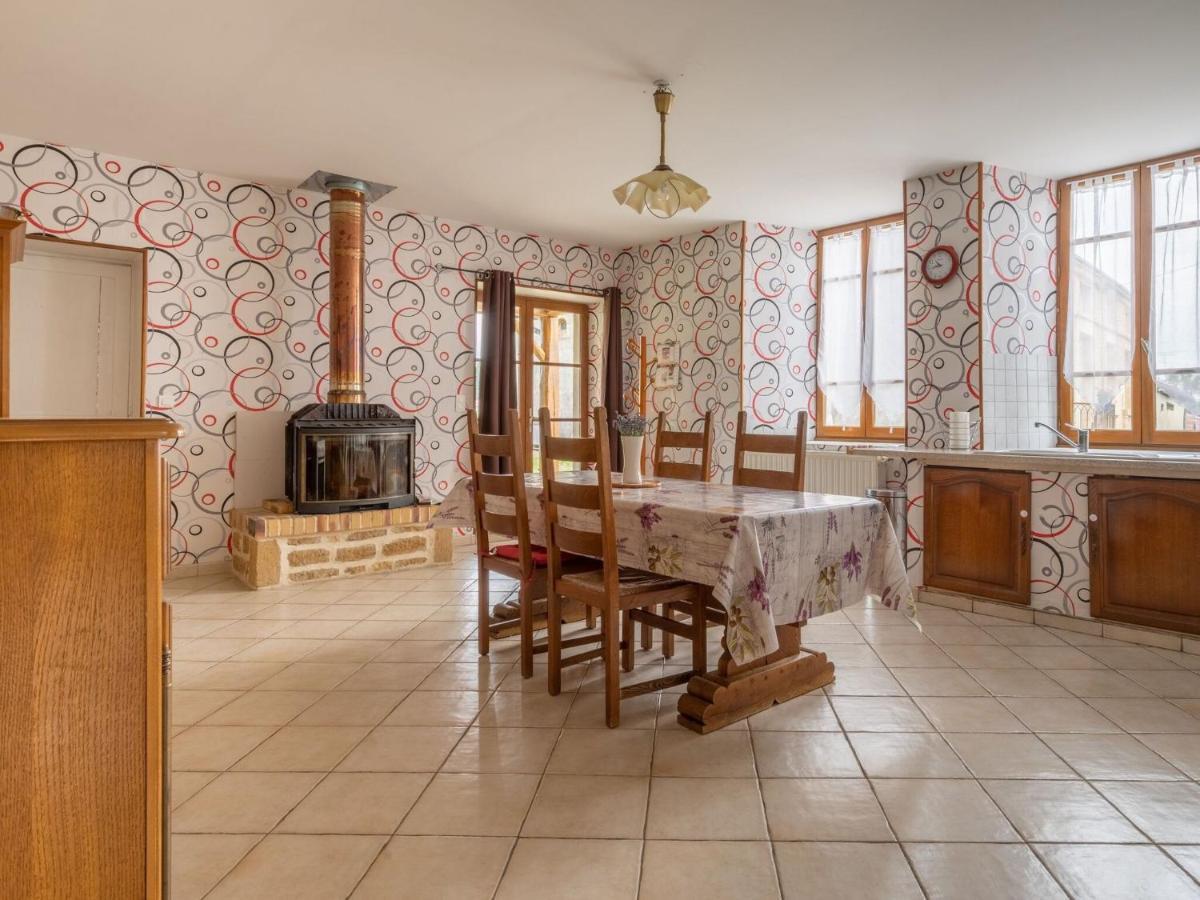 Vintage Holiday Home With Private Garden Nouart Camera foto